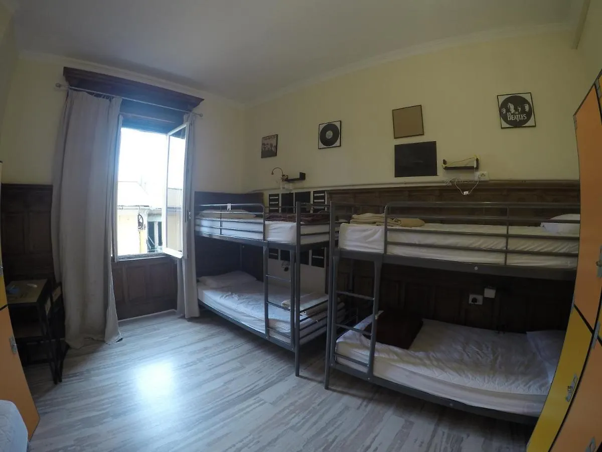 Victoria House Hostel Genoa 0*,  Italy