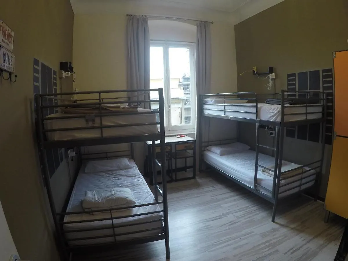 Victoria House Hostel Genoa