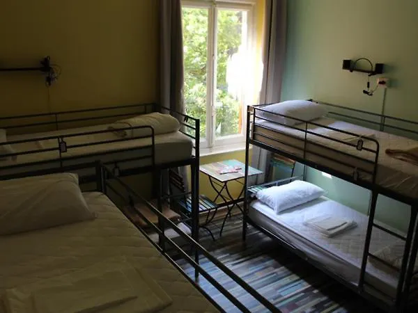 Victoria House Hostel Genoa