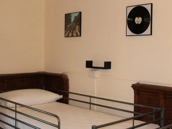 Victoria House Hostel Genoa Italy