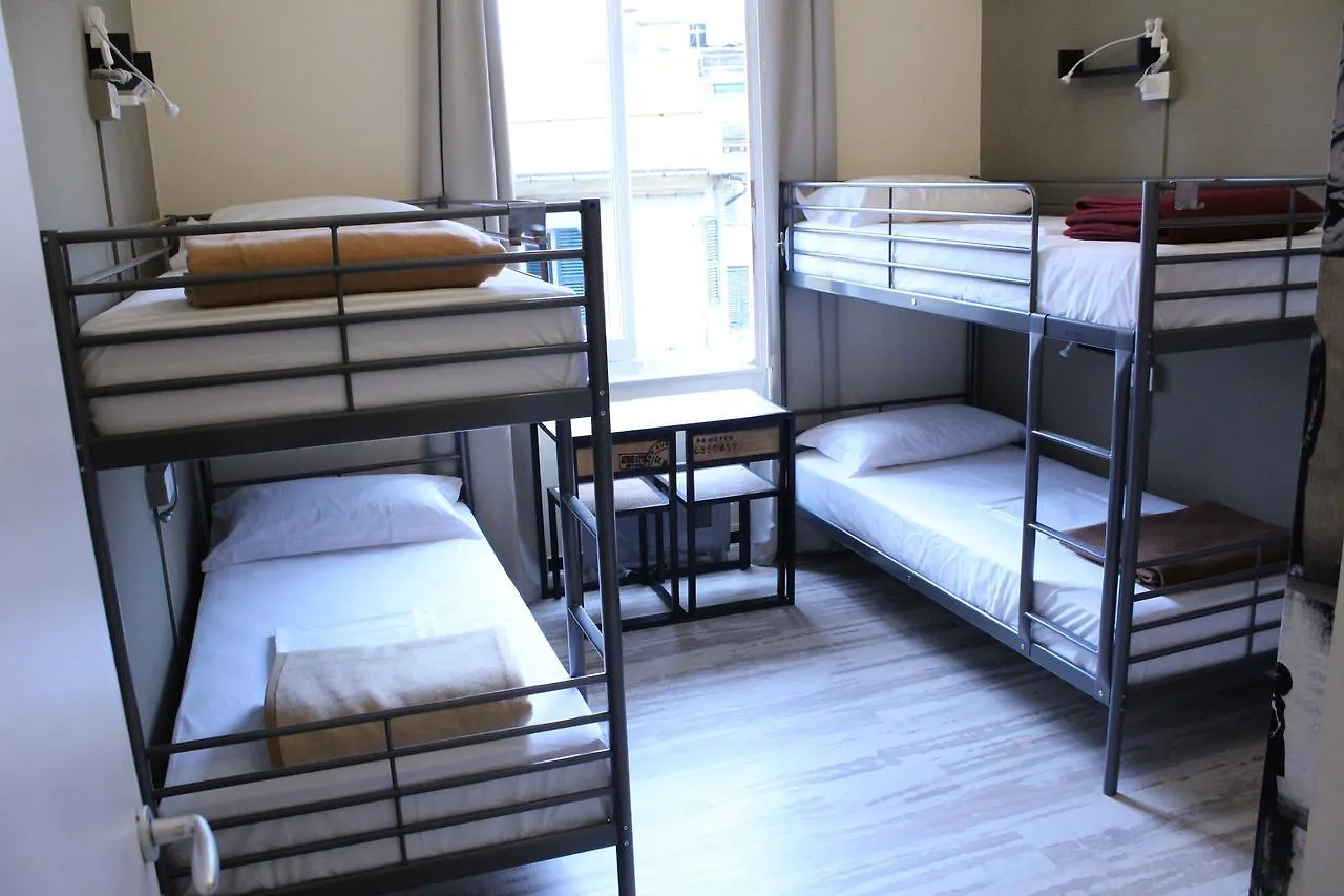 Victoria House Hostel Genoa