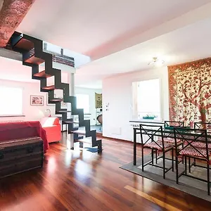 Sunflower With Private Terrace And Lift Appartamento