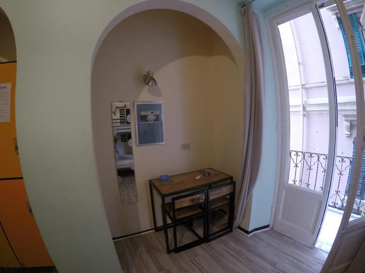 Victoria House Hostel Genoa