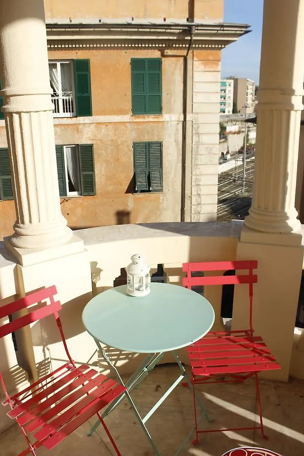 Victoria House Hostel Genoa