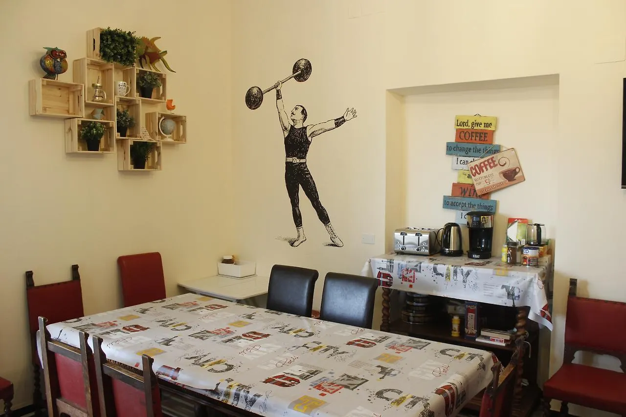 Victoria House Hostel Genoa