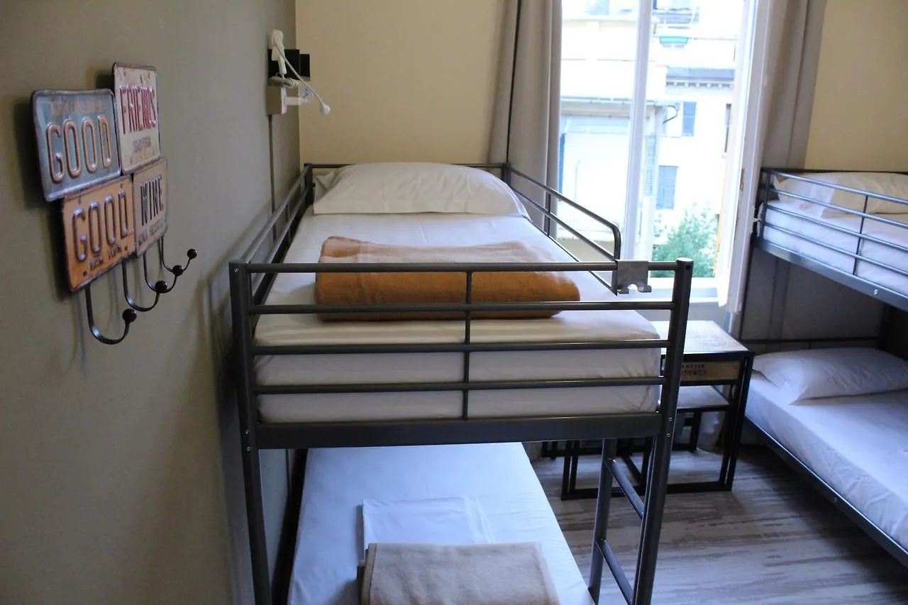 Victoria House Hostel Genoa 0*,  Italy