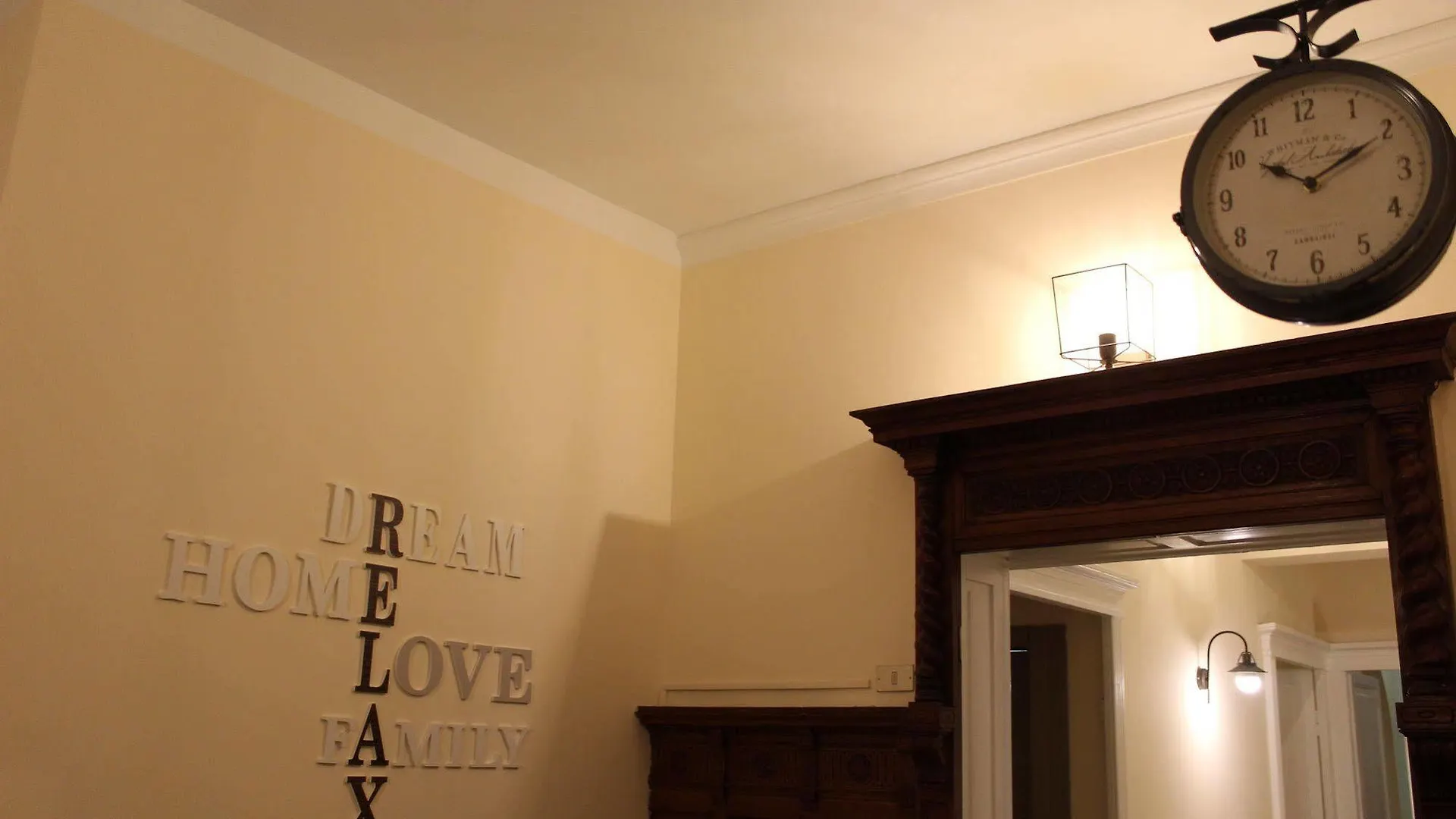 Victoria House Hostel Genoa